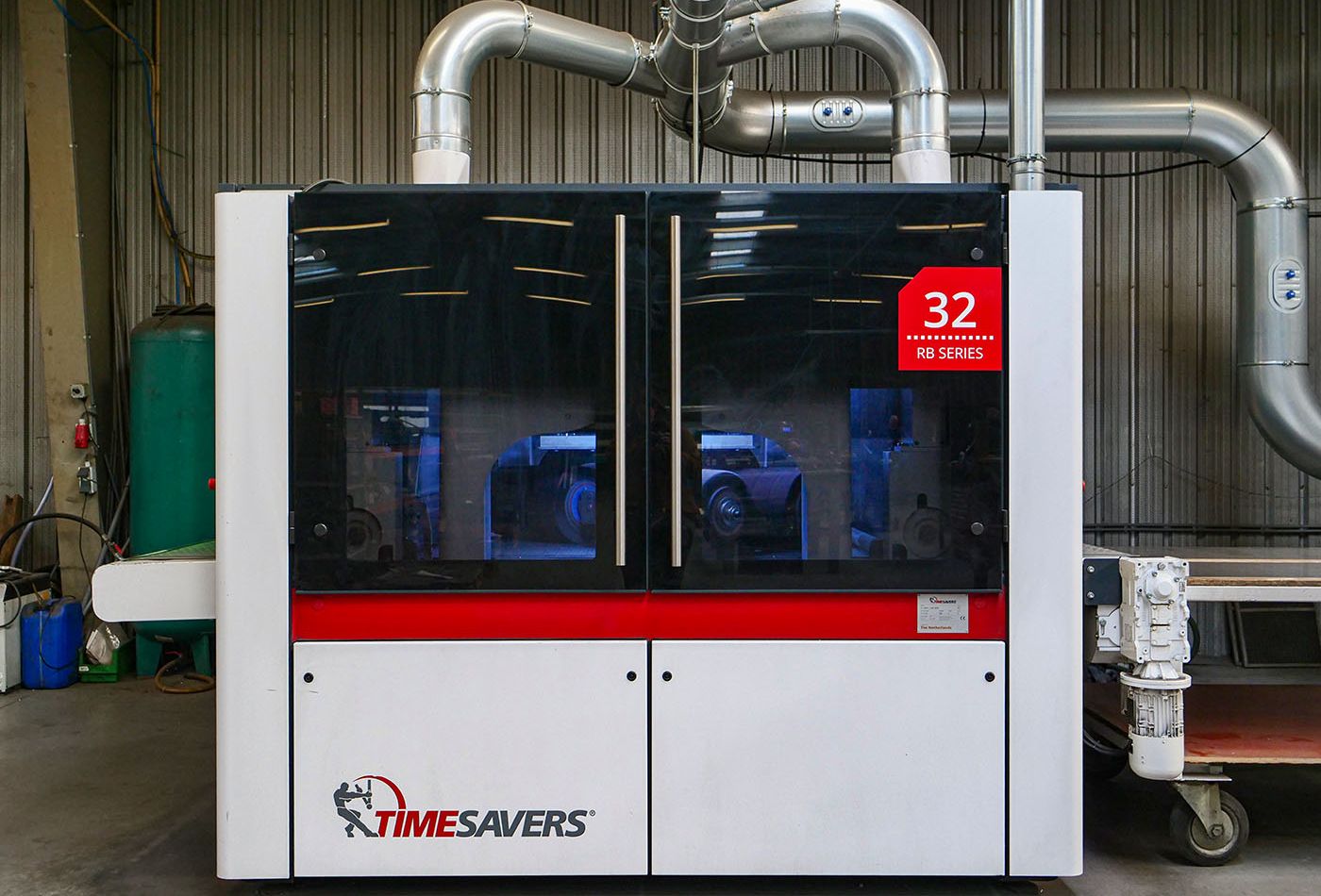 Van Rooijen Metaal | Machinebouw - Timesavers ontbraammachine