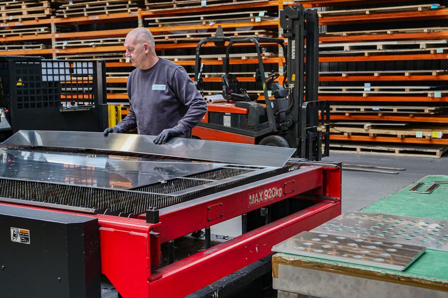 Van Rooijen Metaal | Machinepark - Gecombineerde plaat-/buizenlaser machine-3